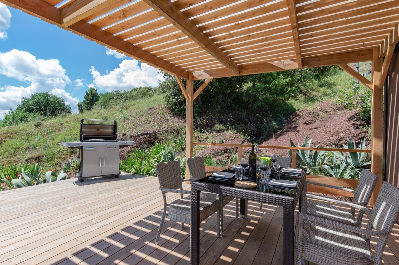 Camping Le Mas De Riri Celles  Exterior photo
